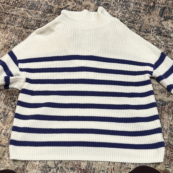 LOFT Women's Navy and White Lace-Up Sweater - Picture 5 of 5